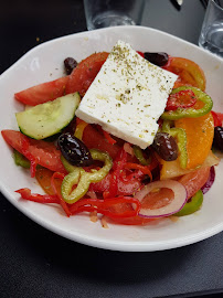 Salade grecque du Yaya Saint-Ouen - Restaurant Grec & Bar à cocktails à Saint-Ouen-sur-Seine - n°3