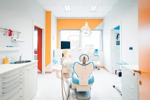 Studio Medico Dentistico Associato Dott. Ariotti E Dott.ssa Ghione image