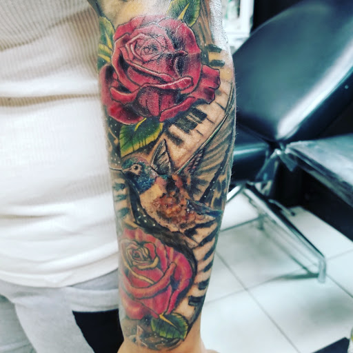 Tattoo Shop «Wildlife Tattoo», reviews and photos, 7149 Winnetka Ave, Winnetka, CA 91306, USA