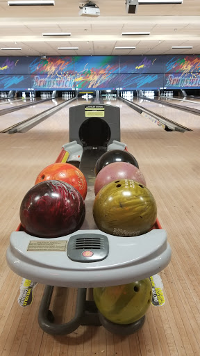 Bowling Alley «Brunswick Zone Foothill Lanes», reviews and photos, 17238 E Foothill Blvd, Fontana, CA 92335, USA