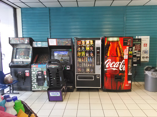 Laundromat «Waters Coin Laundry», reviews and photos, 7302 W Waters Ave, Tampa, FL 33634, USA