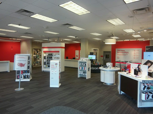 Cell Phone Store «Verizon», reviews and photos, 8919 Woodyard Rd b, Clinton, MD 20735, USA