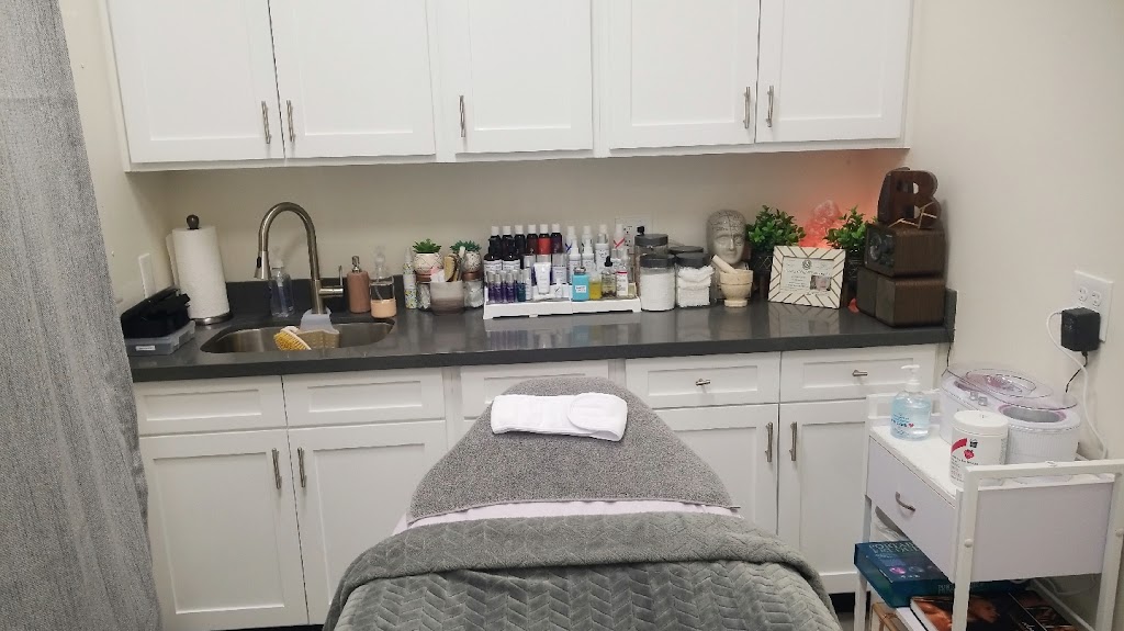 Beauty & the Bee Esthetics LLC 77002