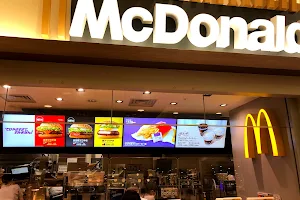 McDonald's Aeon Mall Dainichi image