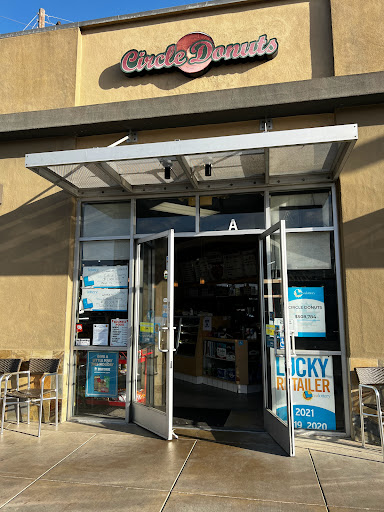 Circle Donuts, 2201 N Lakewood Blvd, Long Beach, CA 90815, USA, 