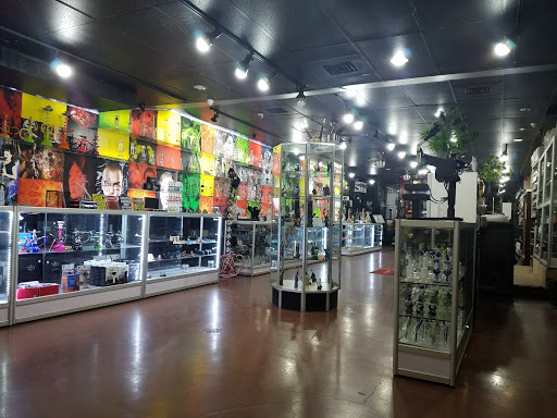 Tobacco Shop «Boston Smoke Shop», reviews and photos, 334 Newbury St, Boston, MA 02115, USA