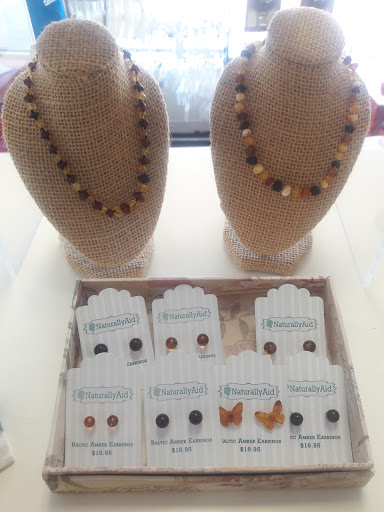 Consignment Shop «Wee Boutique», reviews and photos, 6122 N U.S. Hwy 41, Apollo Beach, FL 33572, USA