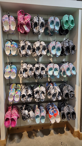 Shoe Store «DSW Designer Shoe Warehouse», reviews and photos, 60 NJ-17, Paramus, NJ 07652, USA