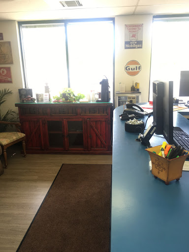 Auto Repair Shop «Wilhelm Automotive - Arcadia», reviews and photos, 5211 E Thomas Rd, Phoenix, AZ 85018, USA