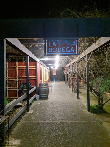Fine Dining Restaurant «Sonoma Wine Shop / La Bodega Kitchen», reviews and photos, 2295 Gravenstein Hwy S, Sebastopol, CA 95472, USA