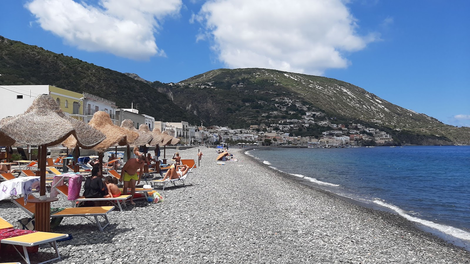 Photo of Canneto beach with partly clean level of cleanliness