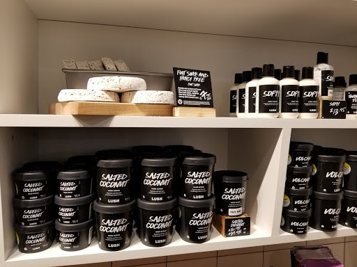 Cosmetics Store «Lush Cosmetics», reviews and photos, 104 Walden Galleria, Buffalo, NY 14225, USA