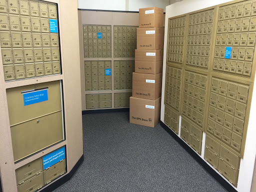 Shipping and Mailing Service «The UPS Store», reviews and photos, 24310 Moulton Pkwy o, LAGUNA HILLS, CA 92637, USA