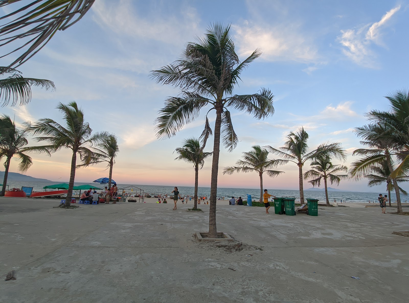 Photo de Son Thuy Beach et le règlement