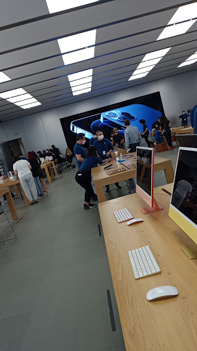 Computer Store «Apple Los Cerritos», reviews and photos, 242 Los Cerritos Center, Cerritos, CA 90703, USA