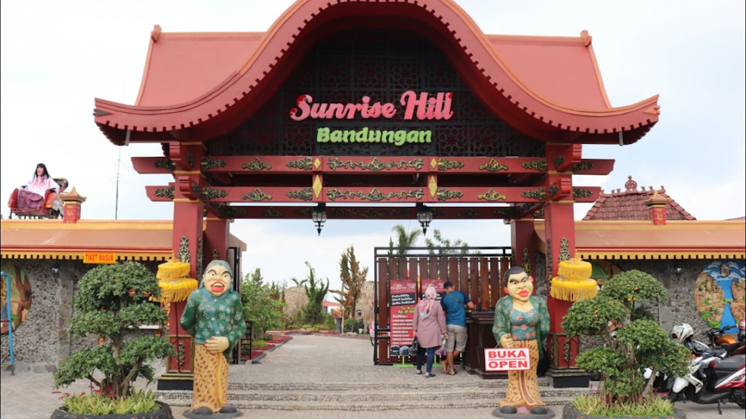 Wisata Sunrise Hill Gedong Songo Bandungan