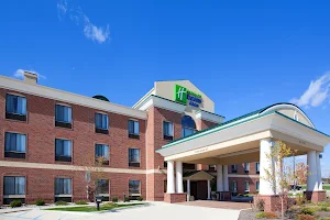 Holiday Inn Express & Suites Chesterfield - Selfridge Area, an IHG Hotel image