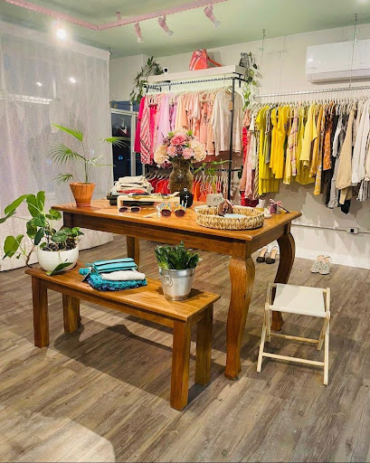 Logo da empresa - Dip Chic Brechó Boutique