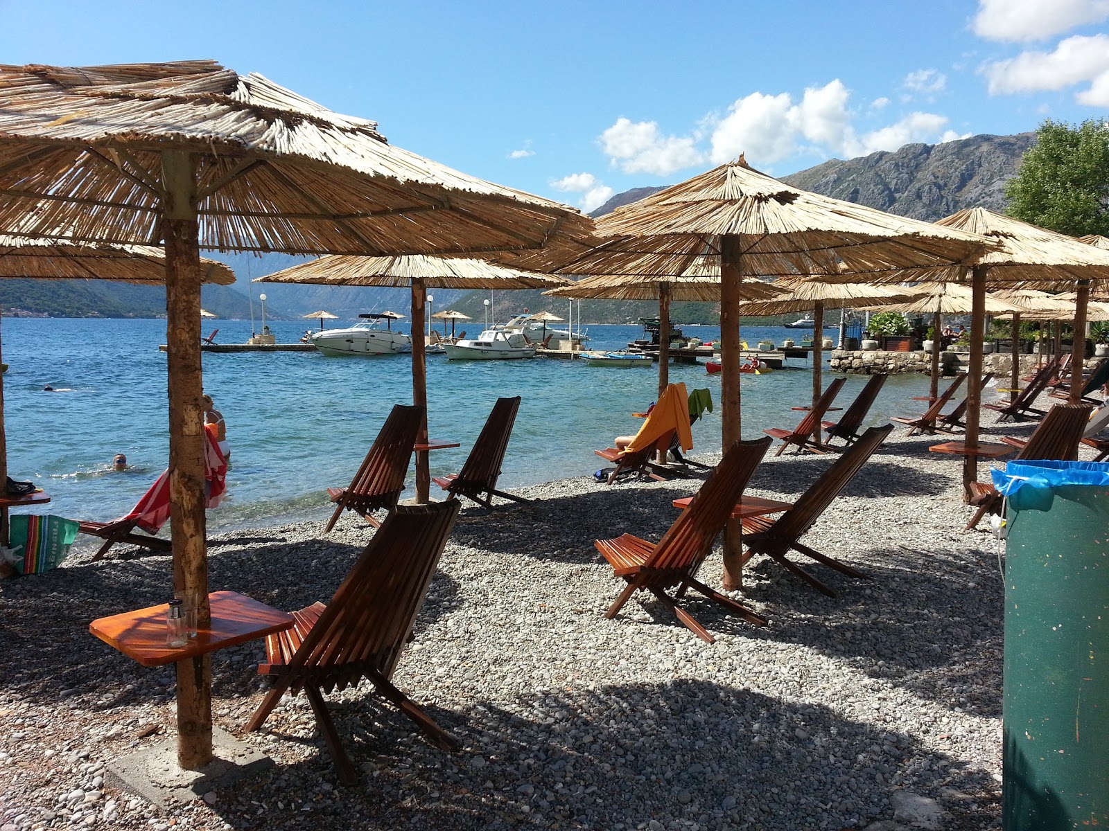 Fotografija Pana beach z turkizna čista voda površino