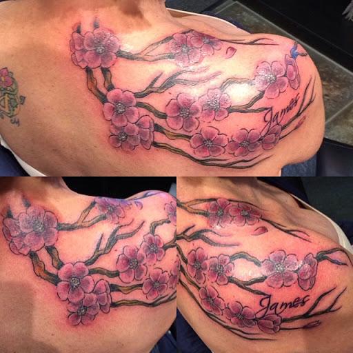 Tattoo Shop «Wonderland Tattoo Studio», reviews and photos, 23531 Little Mack Ave, St Clair Shores, MI 48080, USA