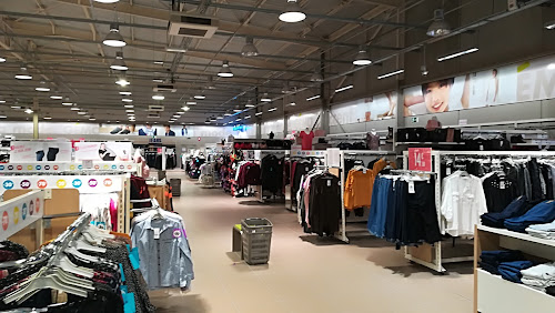 Magasin de vêtements GEMO BELFORT Chaussures et Vêtements Bessoncourt