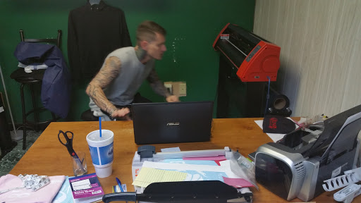 Tattoo Shop «R-N-R Custom Tattoos», reviews and photos, 3770 W Gulf to Lake Hwy, Lecanto, FL 34461, USA