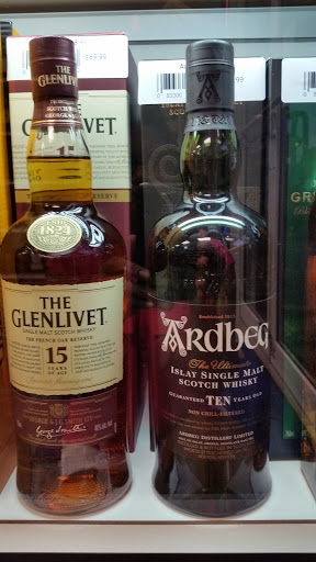 Liquor Store «Feather Sound Liquors», reviews and photos, 2325 Ulmerton Rd #4, Clearwater, FL 33762, USA