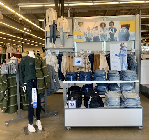 Clothing Store «Old Navy», reviews and photos, 90 Pleasant Valley St, Methuen, MA 01844, USA