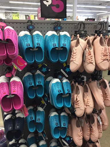 Variety Store «Five Below», reviews and photos, 23853 Eureka Rd, Taylor, MI 48180, USA