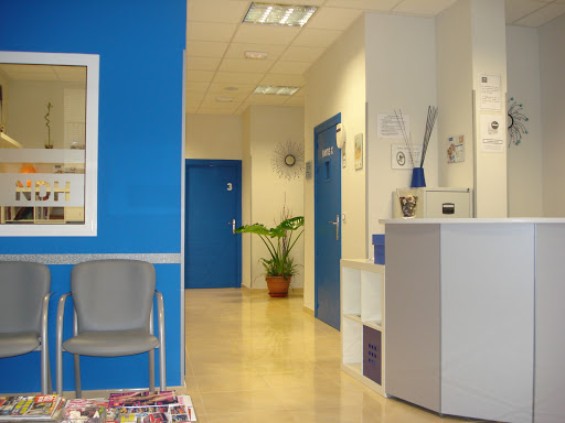 Información y opiniones sobre Nueva Dental Huelva de Huelva