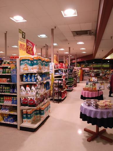 Supermarket «Tops Friendly Markets», reviews and photos, 12 N Main St, Rutland, VT 05701, USA