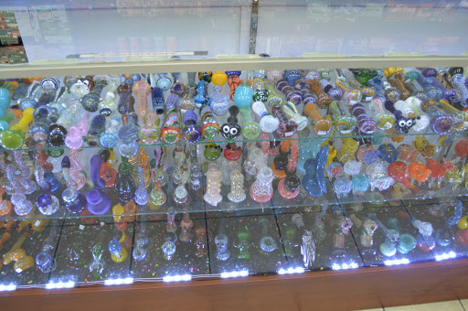 Tobacco Shop «American Smoke & Vape», reviews and photos, 217 E Army Trail Rd, Glendale Heights, IL 60139, USA