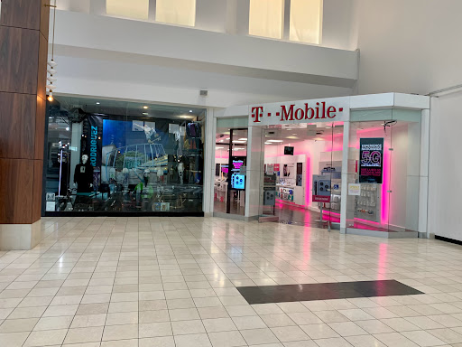 Cell Phone Store «T-Mobile», reviews and photos, 6600 Topanga Canyon Blvd #97D, Canoga Park, CA 91303, USA
