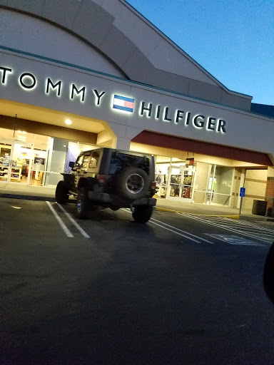 Shopping Mall «Columbia Gorge Outlets», reviews and photos, 450 NW 257th Way, Troutdale, OR 97060, USA