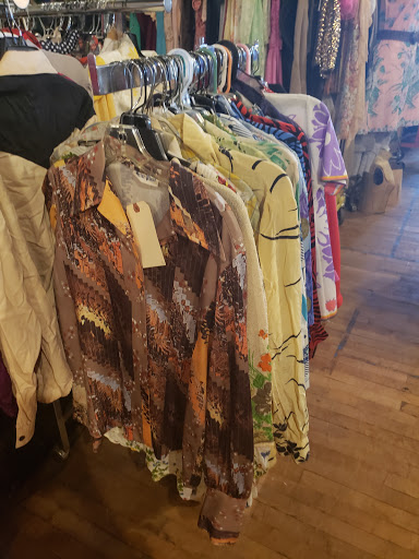 Wholesaler «Pixel 19 Vintage Clothing LLC», reviews and photos, 211 Klotter Ave, Cincinnati, OH 45219, USA