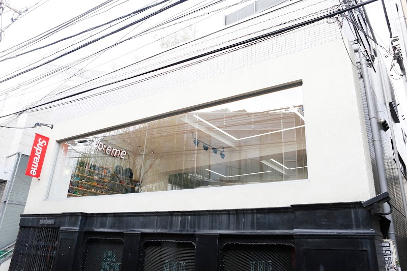 Supreme 原宿 東京都渋谷区神宮前 衣料品店 衣料品 グルコミ