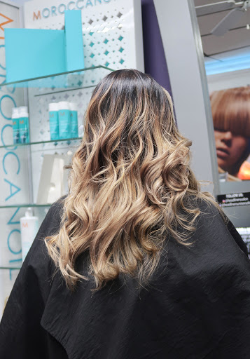 Beauty Salon «Headliners Unisex Salon», reviews and photos, 26 N Washington Ave, Bergenfield, NJ 07621, USA