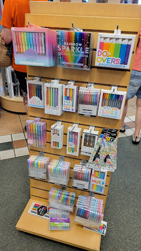 Book Store «Barnes & Noble», reviews and photos, 2614 Central Park Ave, Yonkers, NY 10710, USA