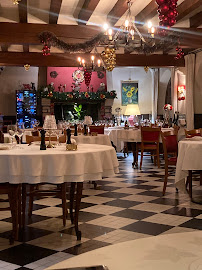 Atmosphère du Restaurant français Restaurant Le Coligny à Châtillon-Coligny - n°1