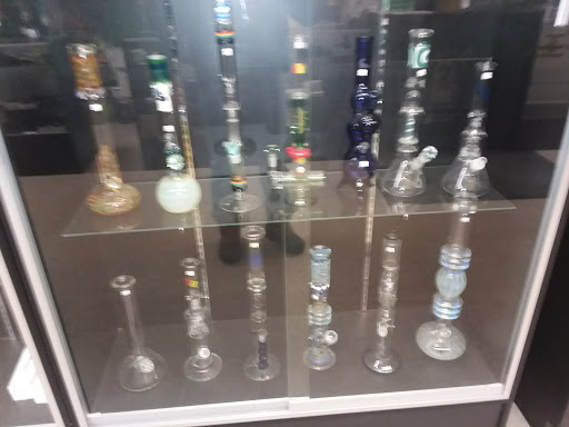 Tobacco Shop «Smokeez Smoke Shop», reviews and photos, 1911 Westminster St, Providence, RI 02909, USA