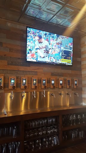 Pizza Restaurant «Round Table Pizza Clubhouse», reviews and photos, 2960 Treat Blvd, Concord, CA 94518, USA