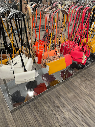 Department Store «Nordstrom Rack Shelbyville Road Plaza», reviews and photos, 4600 Shelbyville Rd, Louisville, KY 40207, USA