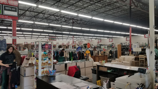 Thrift Store «St. Vincent de Paul - Q Street Thrift Store», reviews and photos, 199 Q St, Springfield, OR 97477, USA