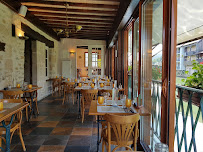 Atmosphère du Restaurant Le Chavot à Ornans - n°18