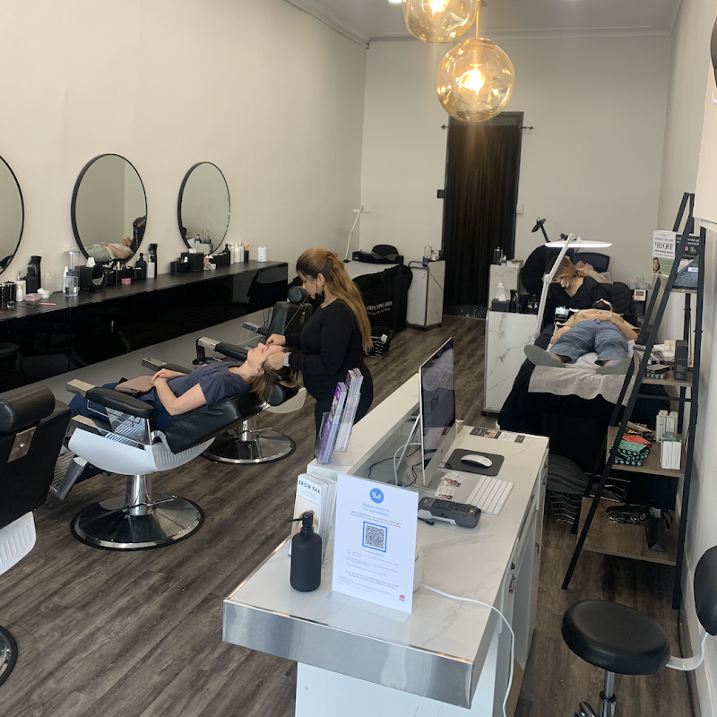 Simply Brows & Lashes Newtown | Brow Bar Threading & Waxing | Lash Extensions | Microblading
