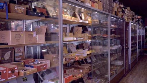 Tobacco Shop «Around The World Tobacco», reviews and photos, 1044 W Belmont Ave, Chicago, IL 60657, USA