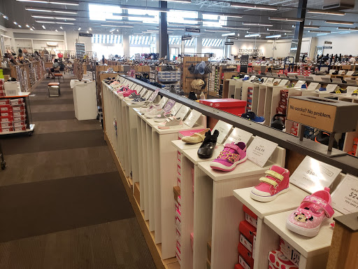 Shoe Store «DSW Designer Shoe Warehouse», reviews and photos, 10060 Reisterstown Rd, Owings Mills, MD 21117, USA