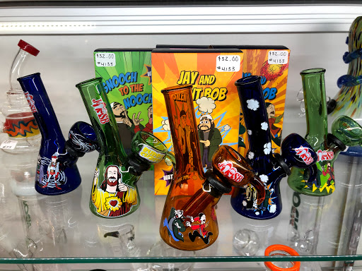 Tobacco Shop «Kittery Discount Smoke Shop», reviews and photos, 99 State Rd, Kittery, ME 03904, USA