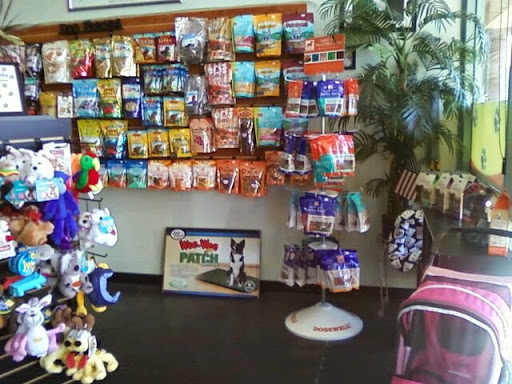 Pet Supply Store «Paw Prints Pet Supplies», reviews and photos, 1000 N Green Valley Pkwy, Henderson, NV 89074, USA