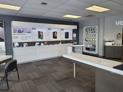 Cell Phone Store «Russell Cellular, Verizon Authorized Retailer», reviews and photos, 435x Hartford Turnpike, Vernon, CT 06066, USA